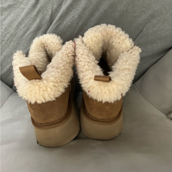 UGG Funkarra Suede shearling Lace up booties Size 8 - Picture 4 of 6